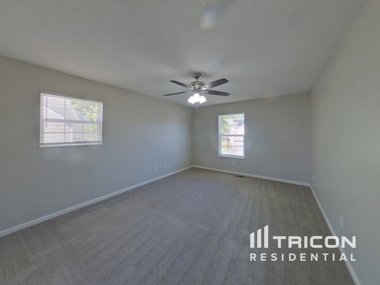 Building Photo - 741 Elderberry Ln