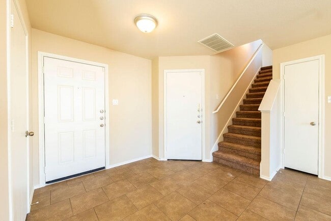 Building Photo - 6609 Plains Crest Dr
