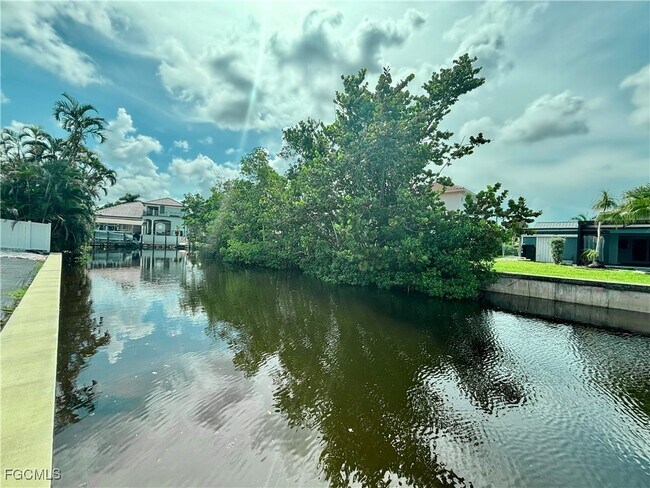 Building Photo - 12743 Brewster Dr