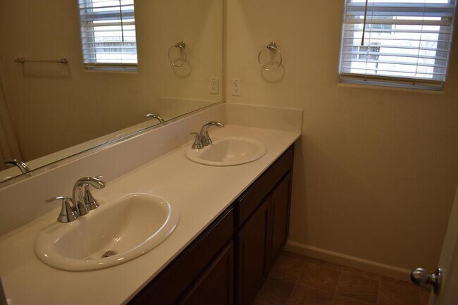 Building Photo - 4208 Candle Ct