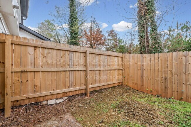 Building Photo - 1342 N Hampton Rd