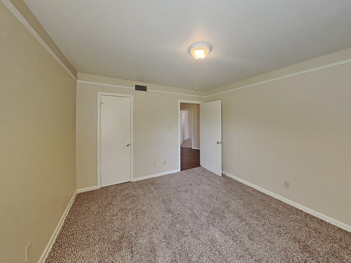 Building Photo - 3405 Norton Dr