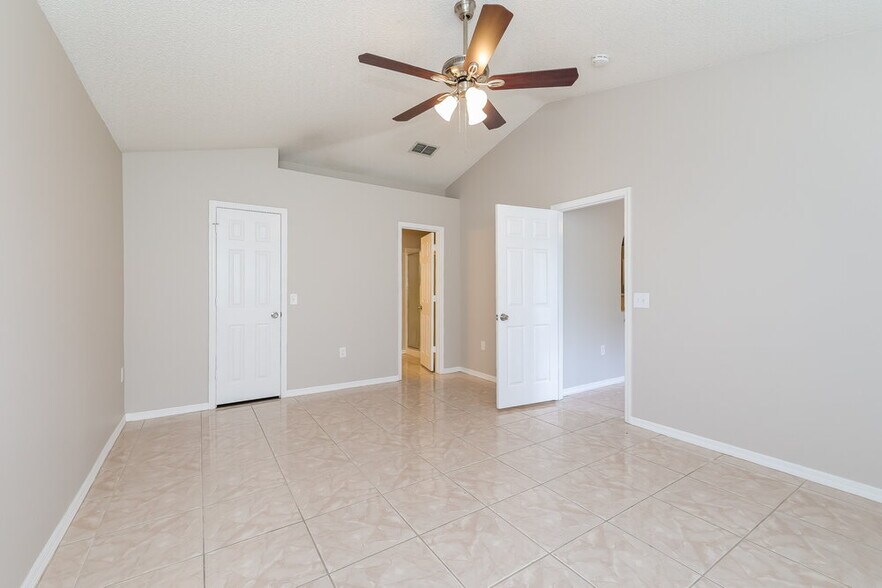 Building Photo - 5 Sequoia Way