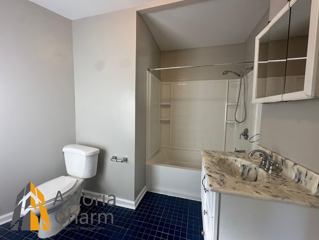 Building Photo - 3 Bedroom Home with Den, Patio/Deck Space,...