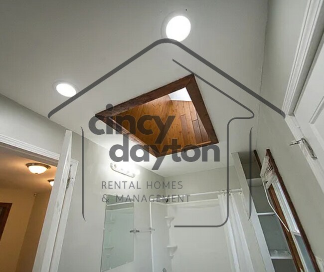 Building Photo - 3925 E 3rd St