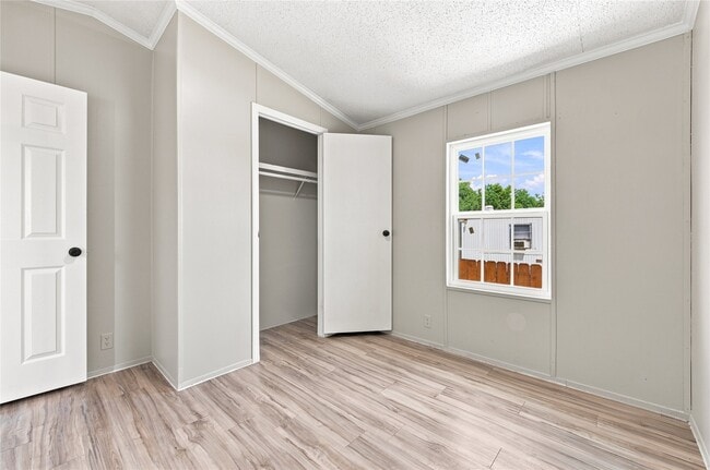 Building Photo - 1133 Rd 5823