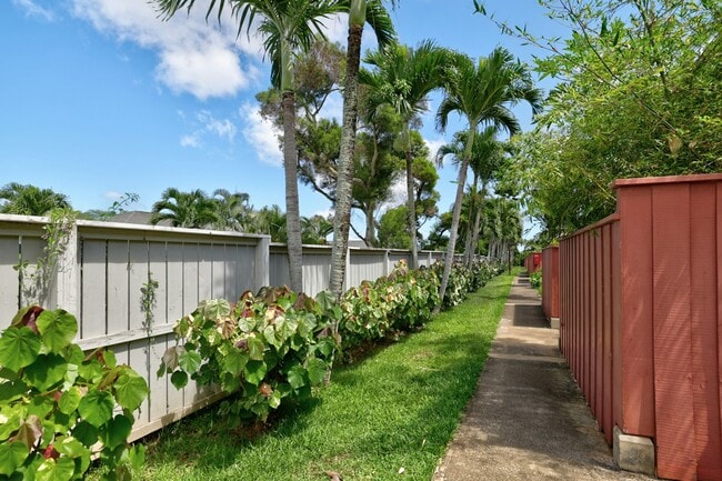 Building Photo - 46-63-63 Emepela Pl
