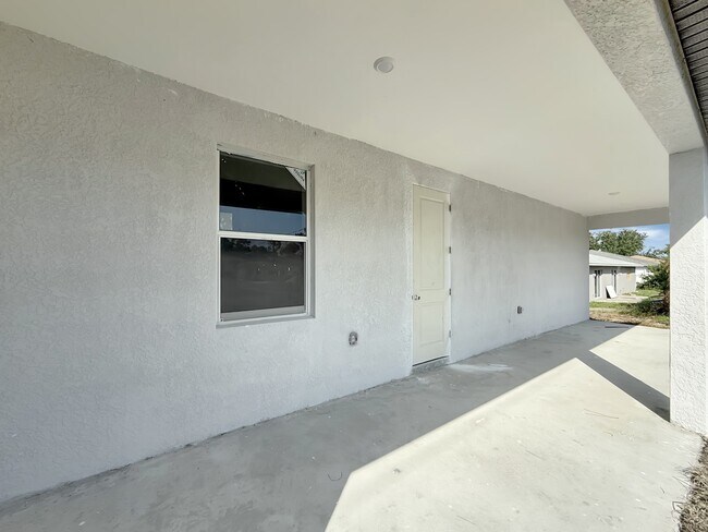 Building Photo - 5325 27th St SW