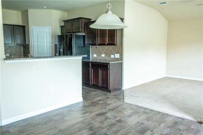 Building Photo - 142 Leon River Loop