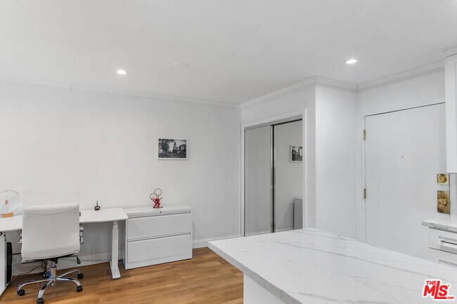 Building Photo - 1351 N Orange Dr