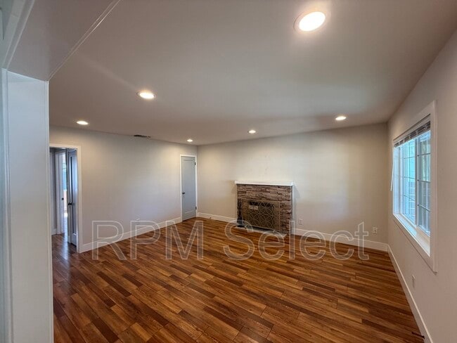 Building Photo - 5021 73rd St