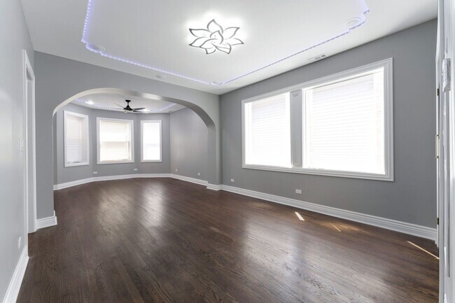 Building Photo - 1414 S 58th Ave