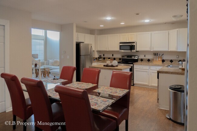 Building Photo - 4780 N Foxtail Dr