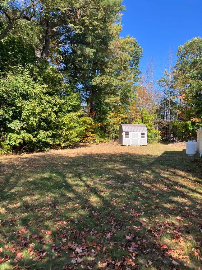 Building Photo - 6 Willowbrook Dr