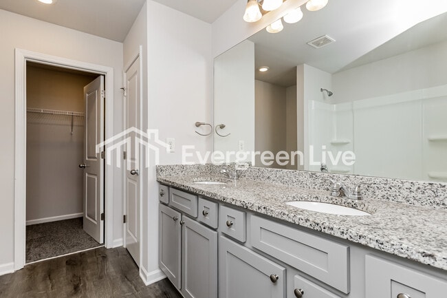 Building Photo - 119 Kingston Ct