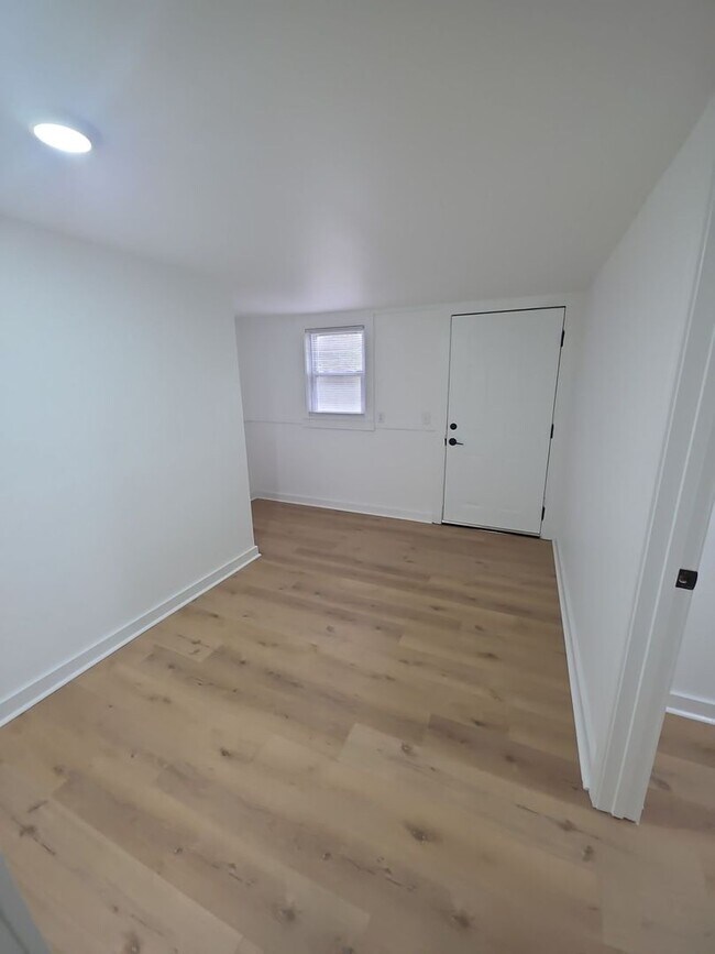 Building Photo - 2517 Cherry Creek Rd