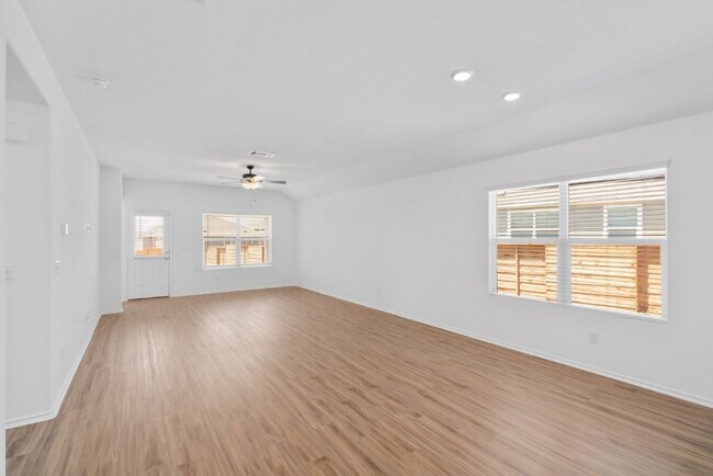 Building Photo - 290 Madrid