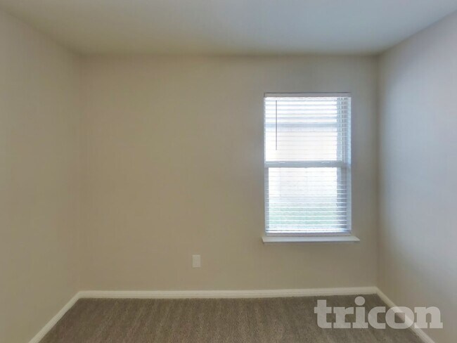 Building Photo - 8832 Ring Gold Dr