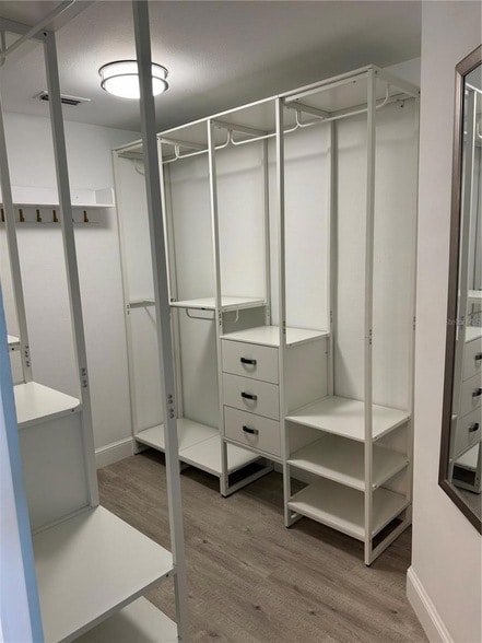 Building Photo - 7902 Sailboat Key Blvd S