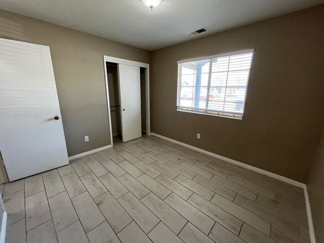 Building Photo - 1435 Cottage Pl