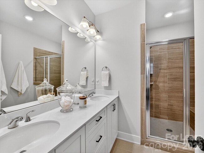 Building Photo - 2024 Terwilliger Trl