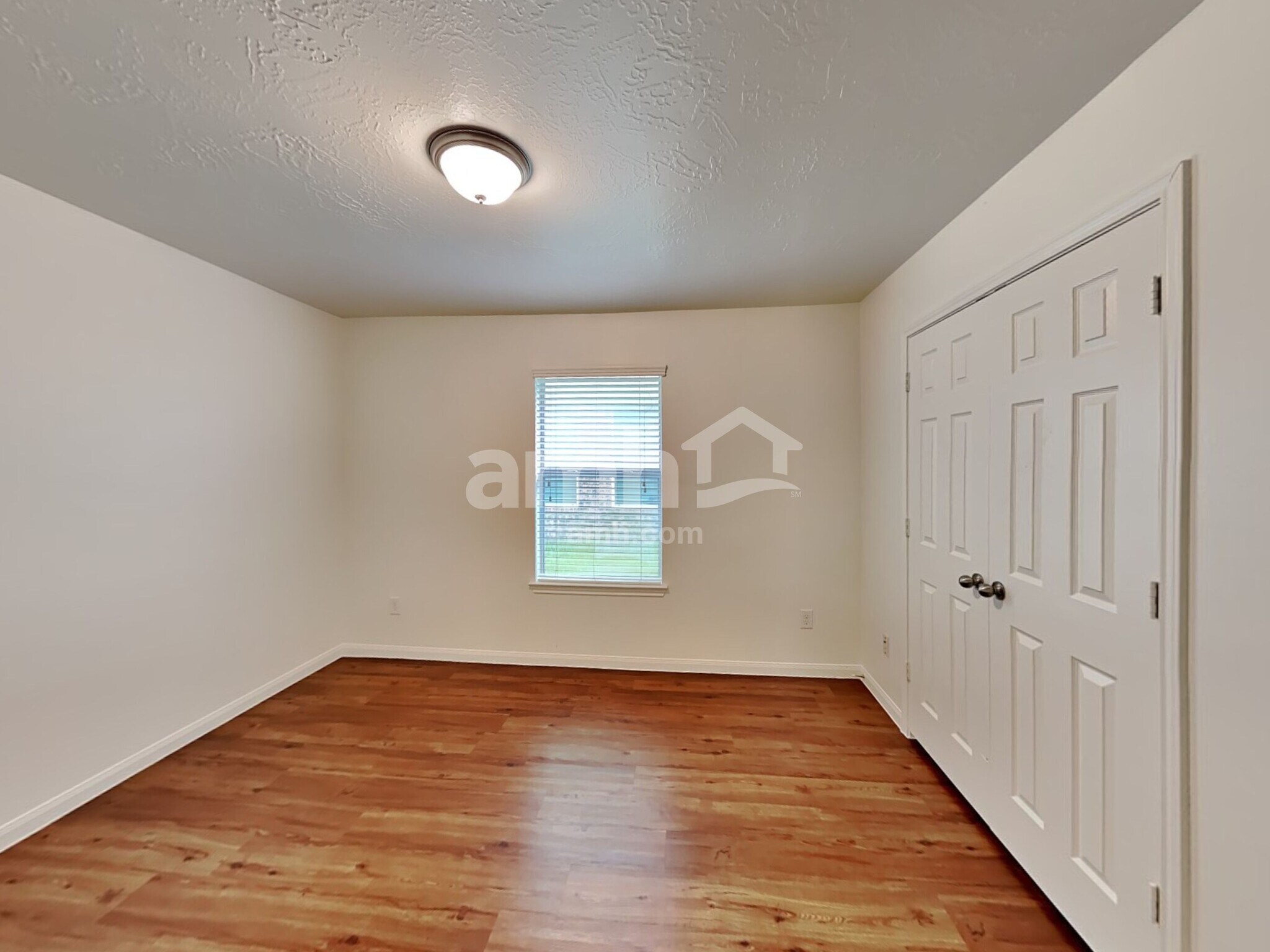 Building Photo - 26 Mira Loma Dr