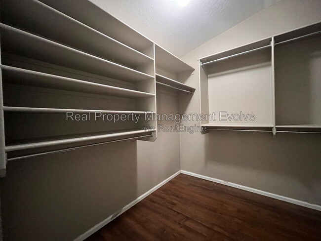 Building Photo - 16115 W Durango St