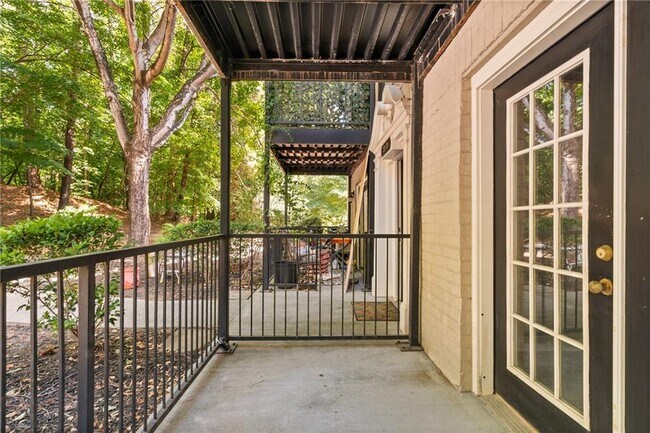 Building Photo - 3527 Essex Ave