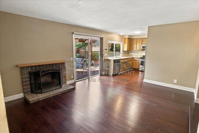 Building Photo - 21748 Grovepark Dr
