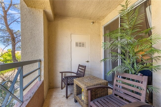 Building Photo - 260 E Flamingo Rd