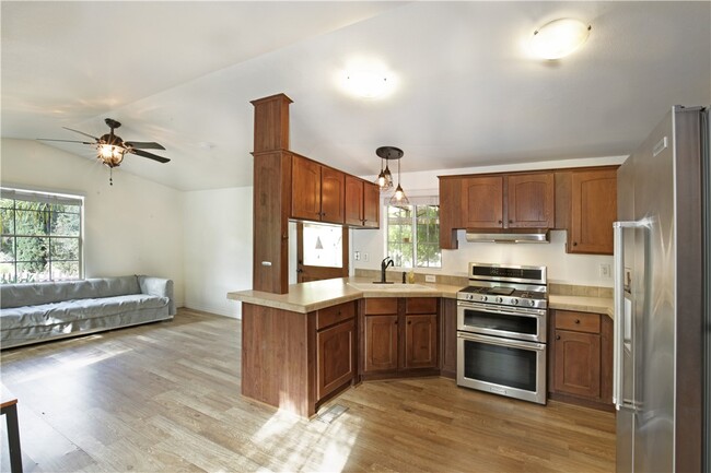 Building Photo - 17825 Bear Valley Ln