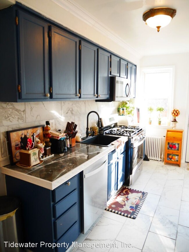 Building Photo - 3 br, 2.5 bath House - 2825 Harview Ave