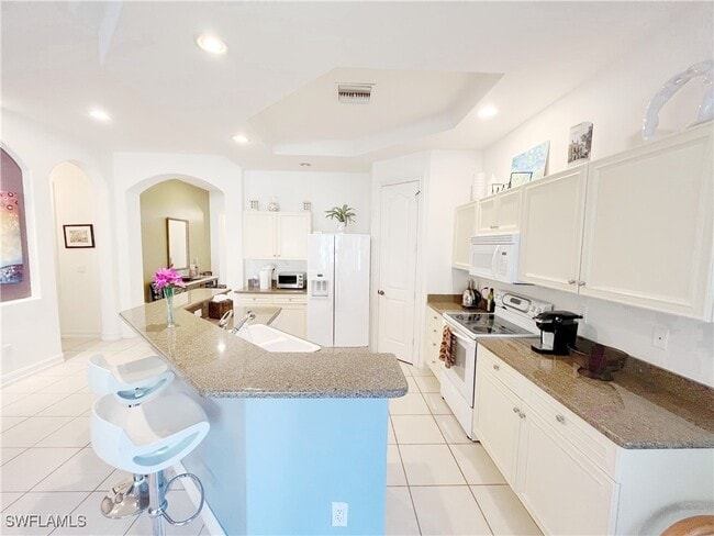 Building Photo - 1366 Serrano Cir