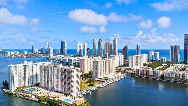 Building Photo - 290 174th St St