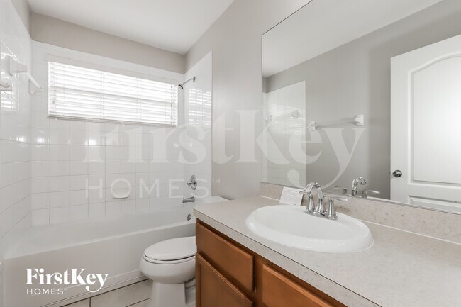 Building Photo - 10614 Shady Branch Dr