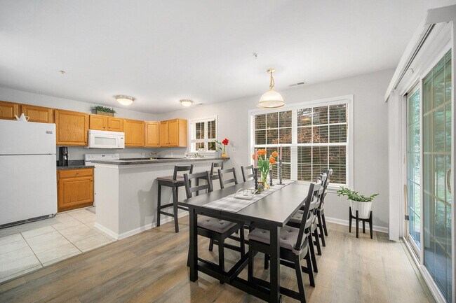 Building Photo - 2765 Barclay Way