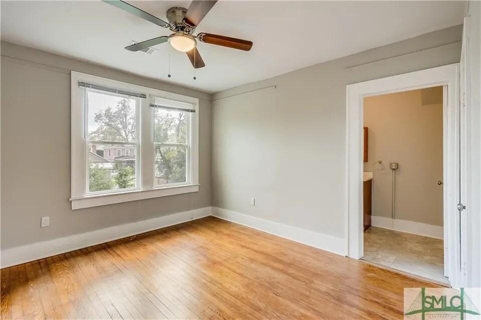 Building Photo - 653 E 38th St