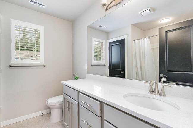 Building Photo - Beautiful home in Monroe available 9/15