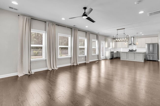 Building Photo - 1624 Shady Pine Rd