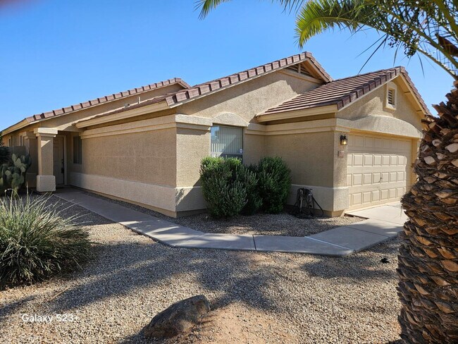 Building Photo - 2922 E Sierrita Rd
