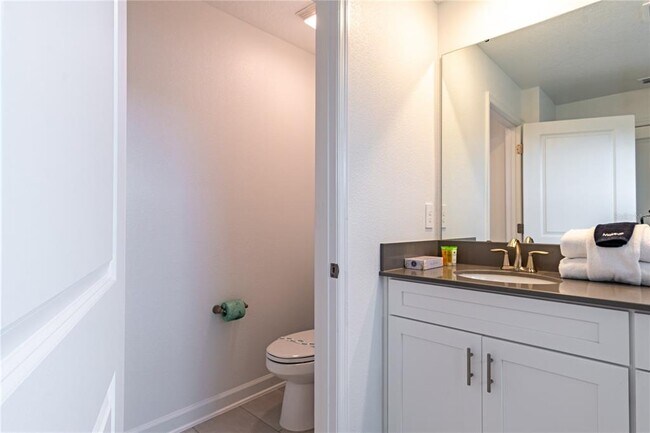 Building Photo - 2705 Scrapbook St