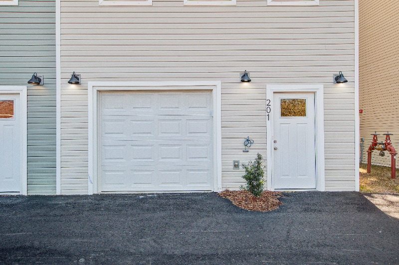 Building Photo - 2161 W Jimtown Dr