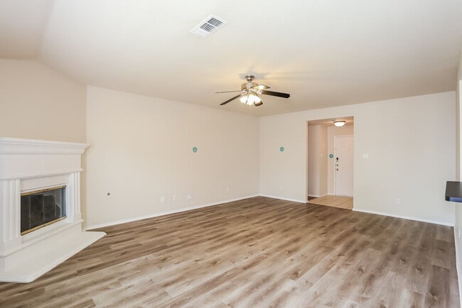 Building Photo - 2806 Jennie Wells Dr