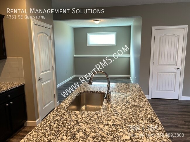Building Photo - 4331 SE Gemstone-