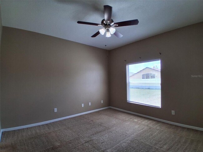 Building Photo - 325 Piano Ln