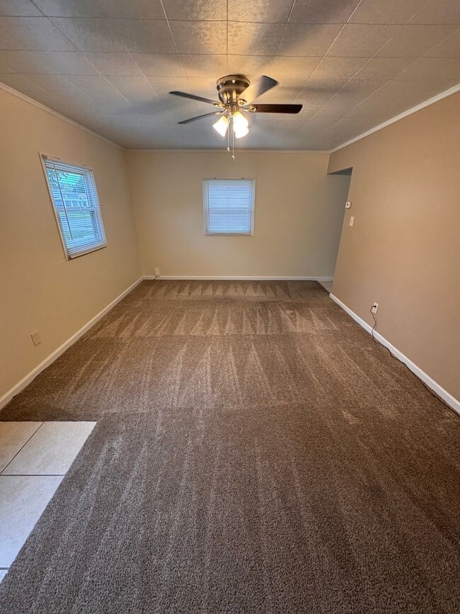 Building Photo - 3 Bedroom Home