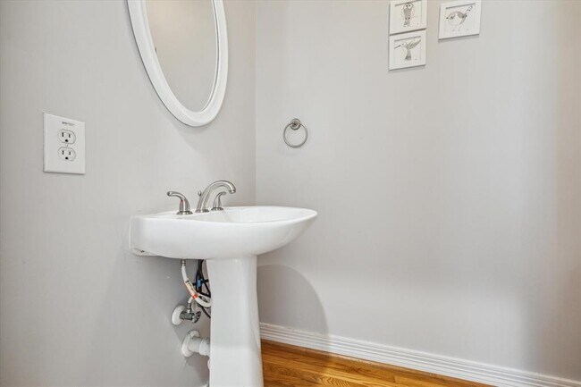 Building Photo - 422 McGowen St