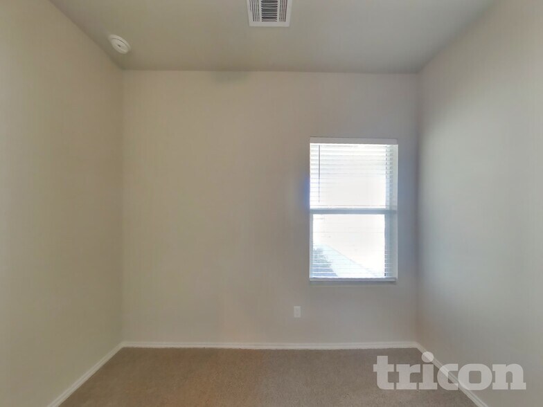 Building Photo - 5205 Sidesaddle Dr