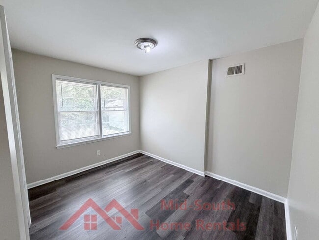 Building Photo - 3284 Parham St
