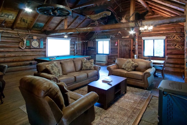 Building Photo - Discover Your Mammoth Haven in Old Mammoth...